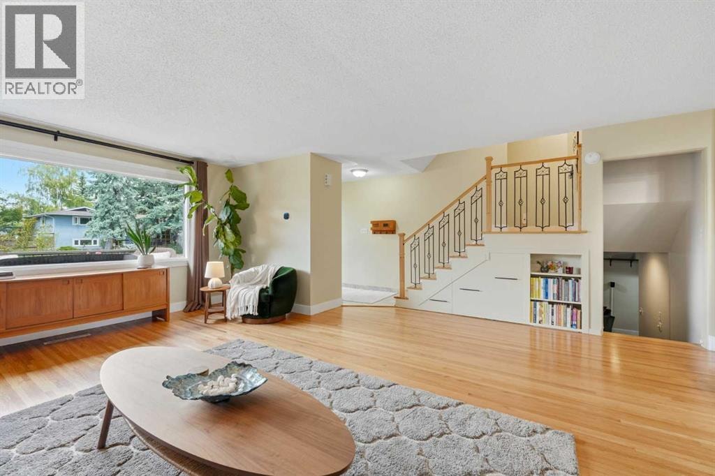 1439 90 Avenue SW — photo 3