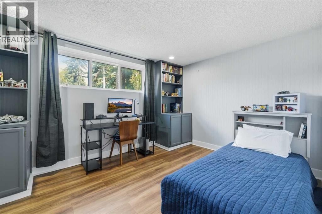 1439 90 Avenue SW — photo 39