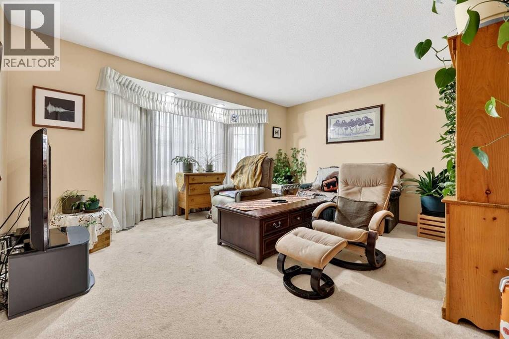 1124 Gleneagles Drive — photo 3