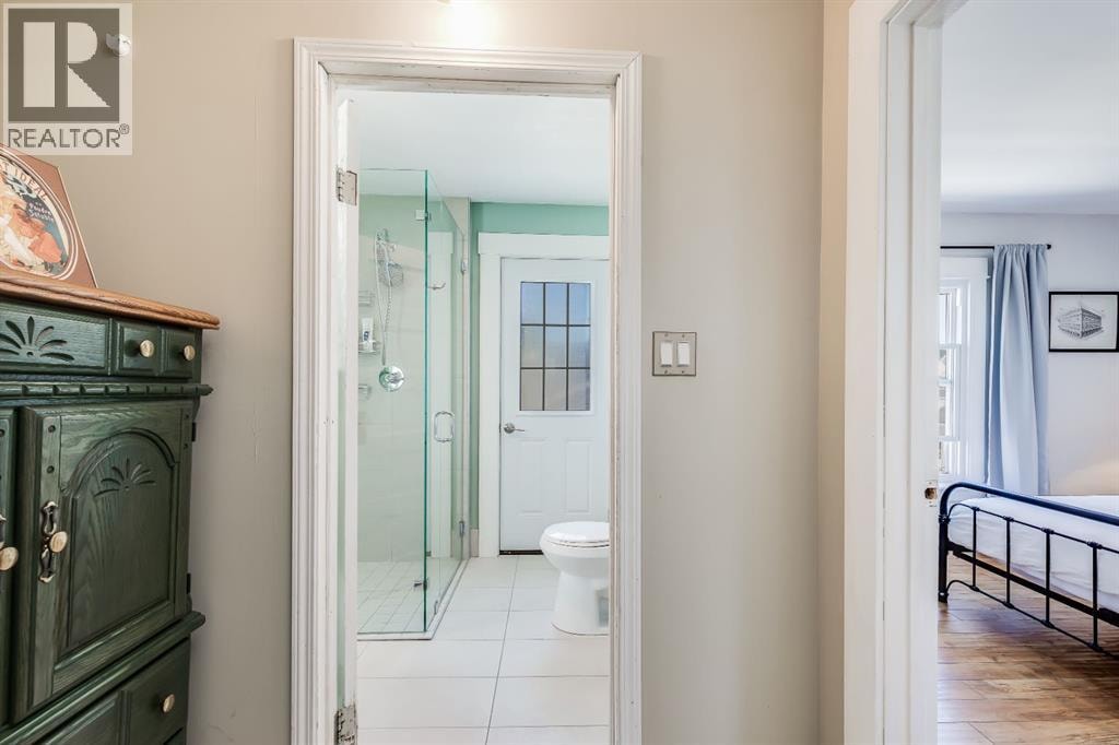 1517 12 Avenue SW — photo 20