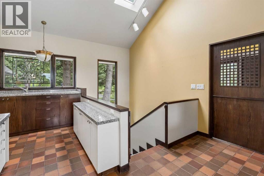 237 Escarpment Drive — photo 34