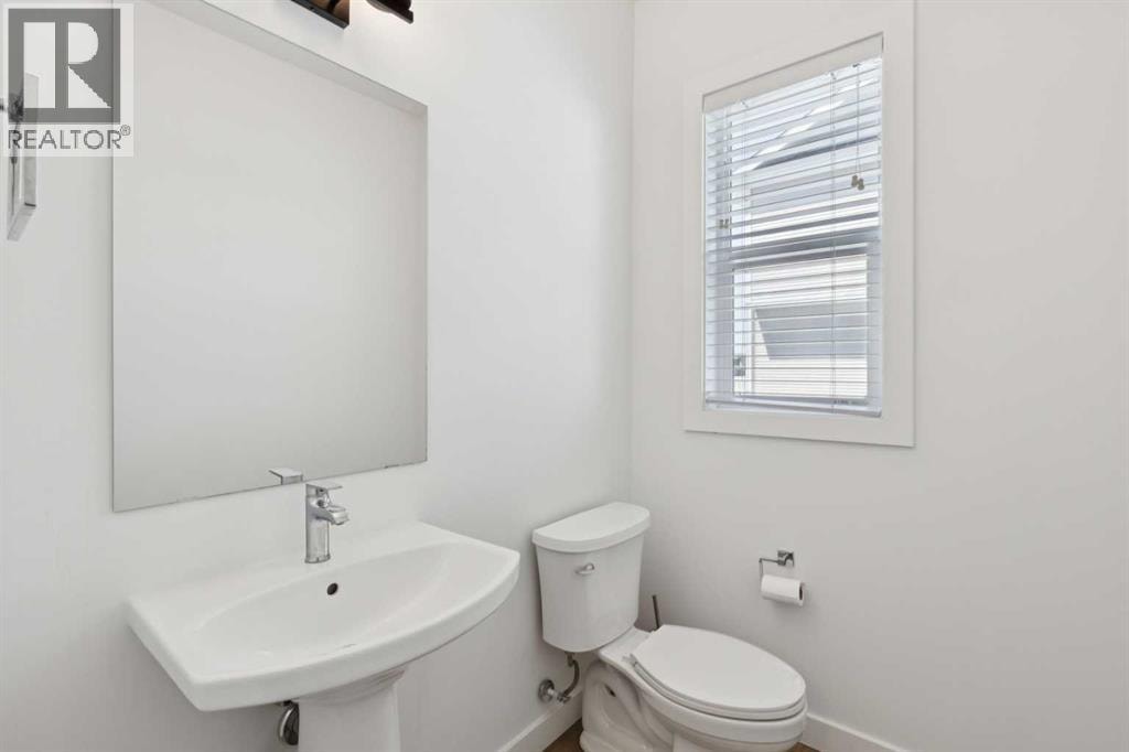402, 669 Savanna Boulevard NE — photo 7