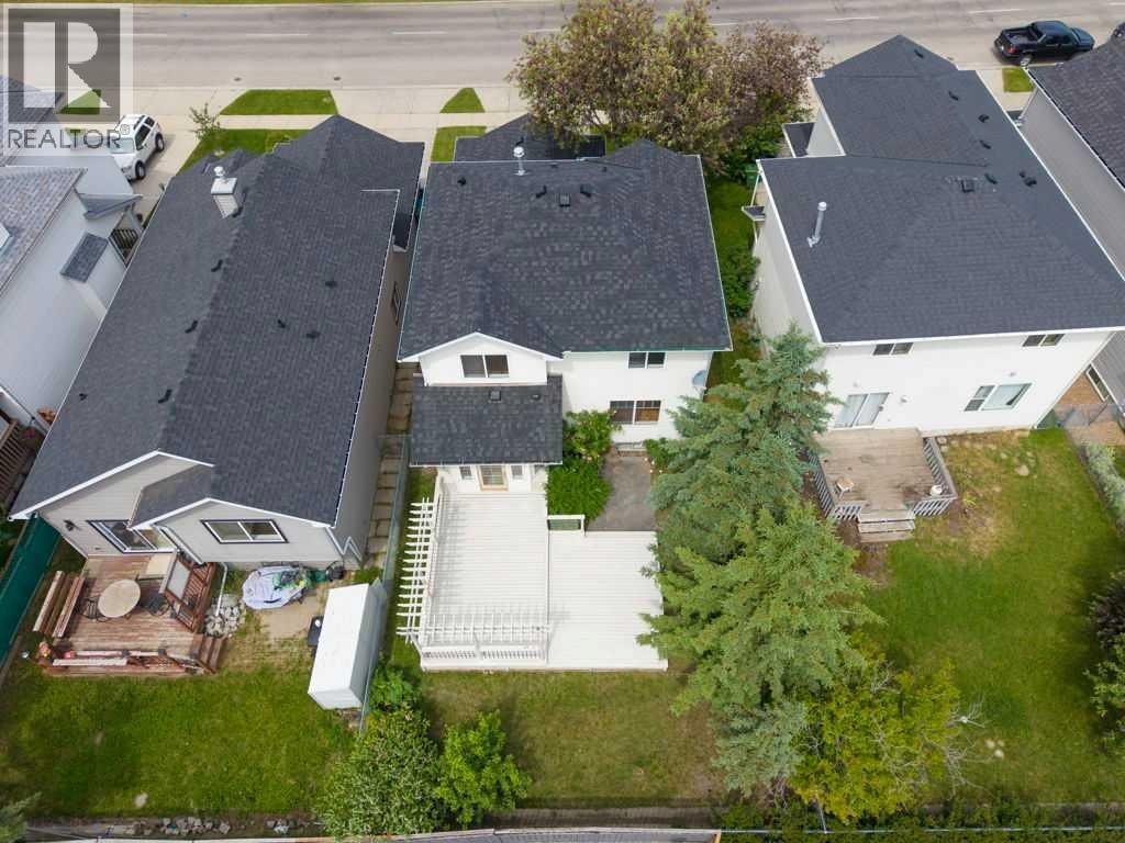 690 Coventry Drive NE — photo 3
