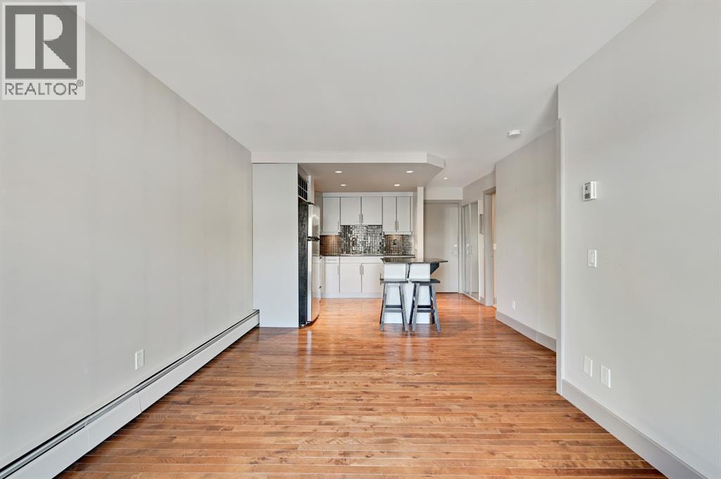 405, 410 1 Avenue NE — photo 13