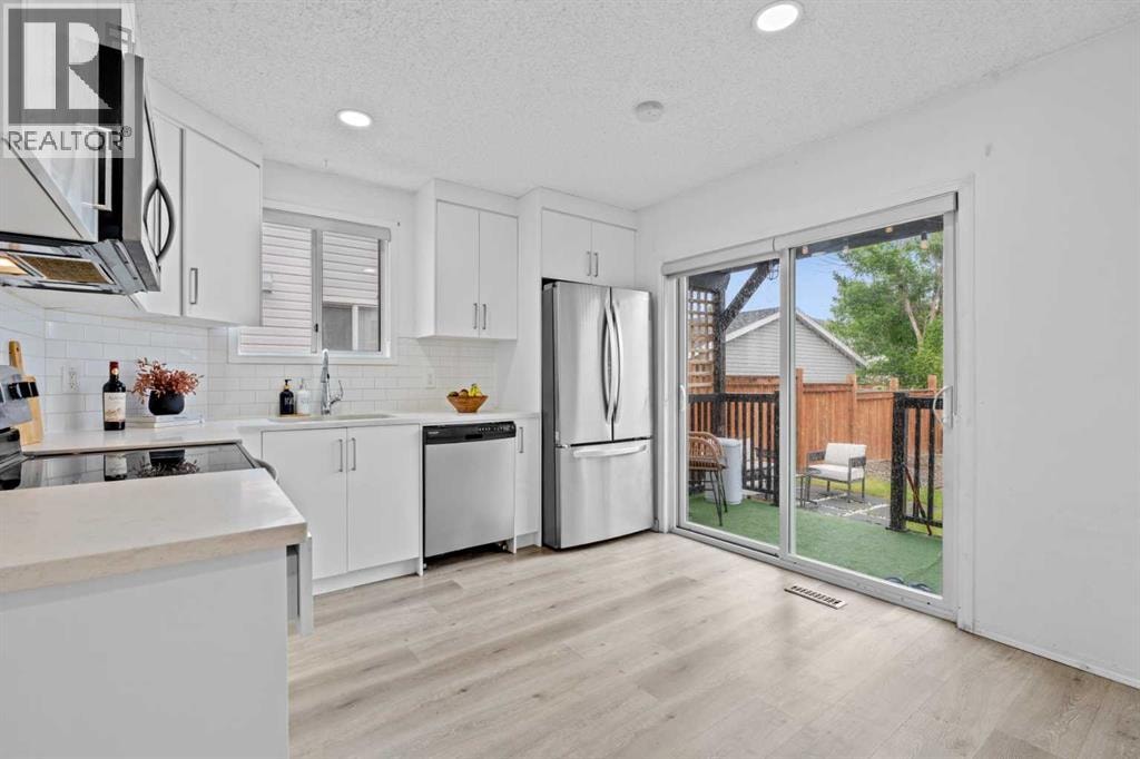 146 Erin Road SE — photo 8