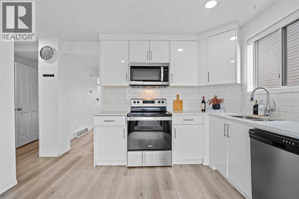 146 Erin Road SE — photo 9