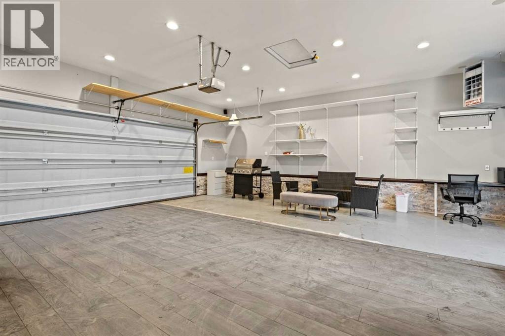 146 Erin Road SE — photo 32