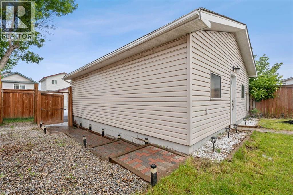 146 Erin Road SE — photo 31