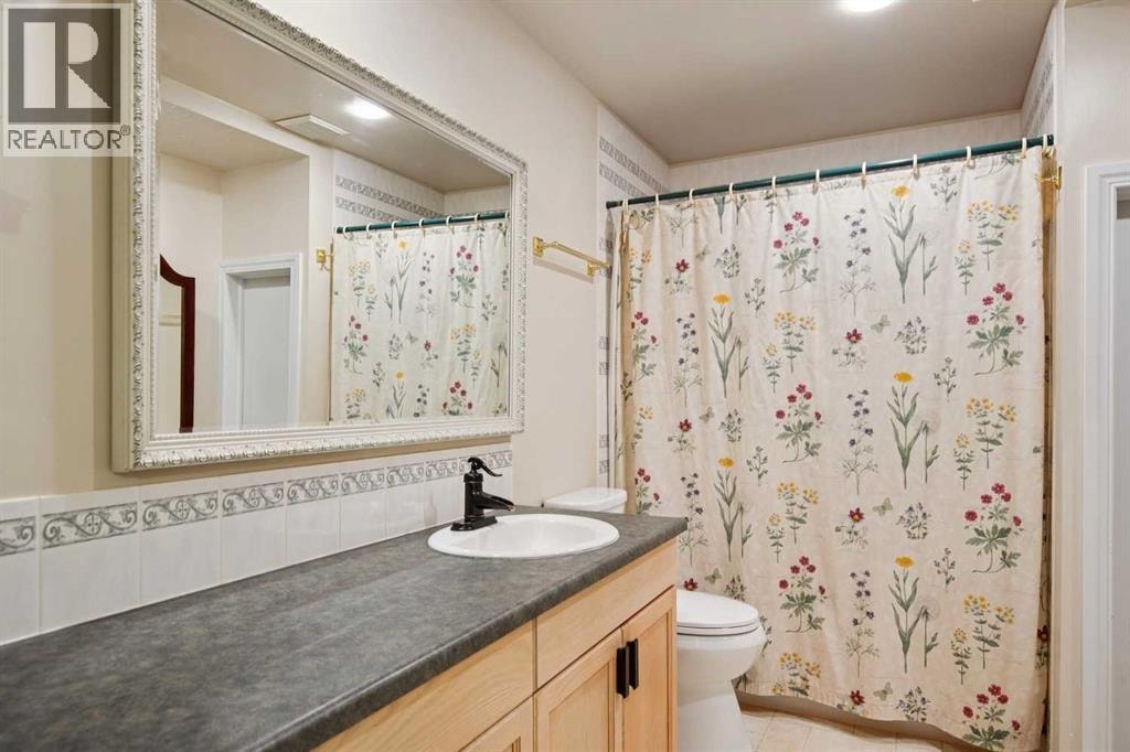 8816 48 Avenue — photo 31