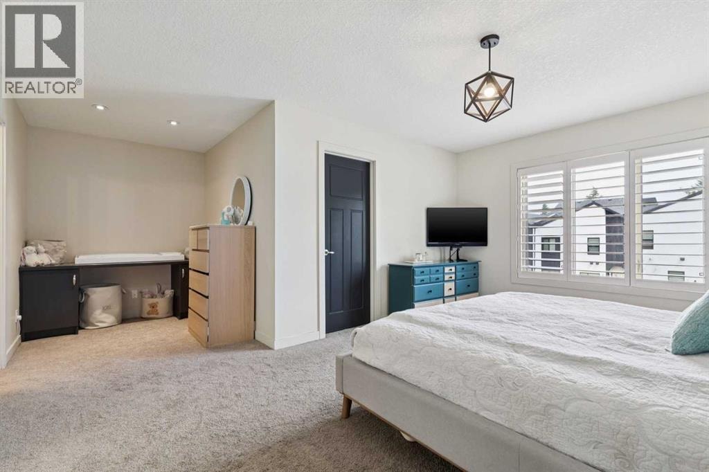 3039 27 Street SW — photo 21