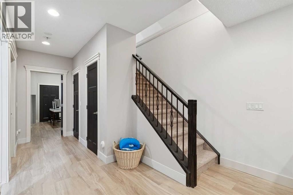 3039 27 Street SW — photo 32
