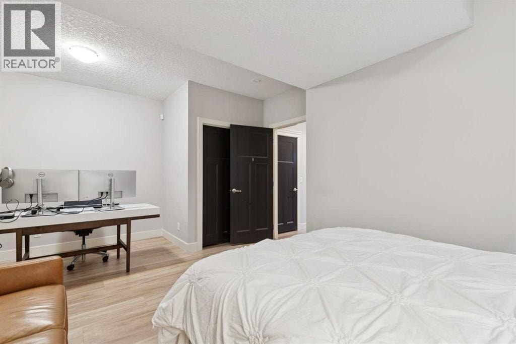 3039 27 Street SW — photo 38