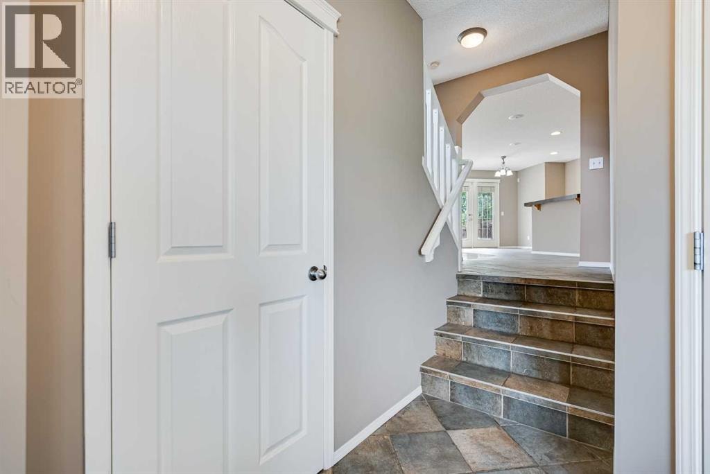 34 Kincora Drive NW — photo 4