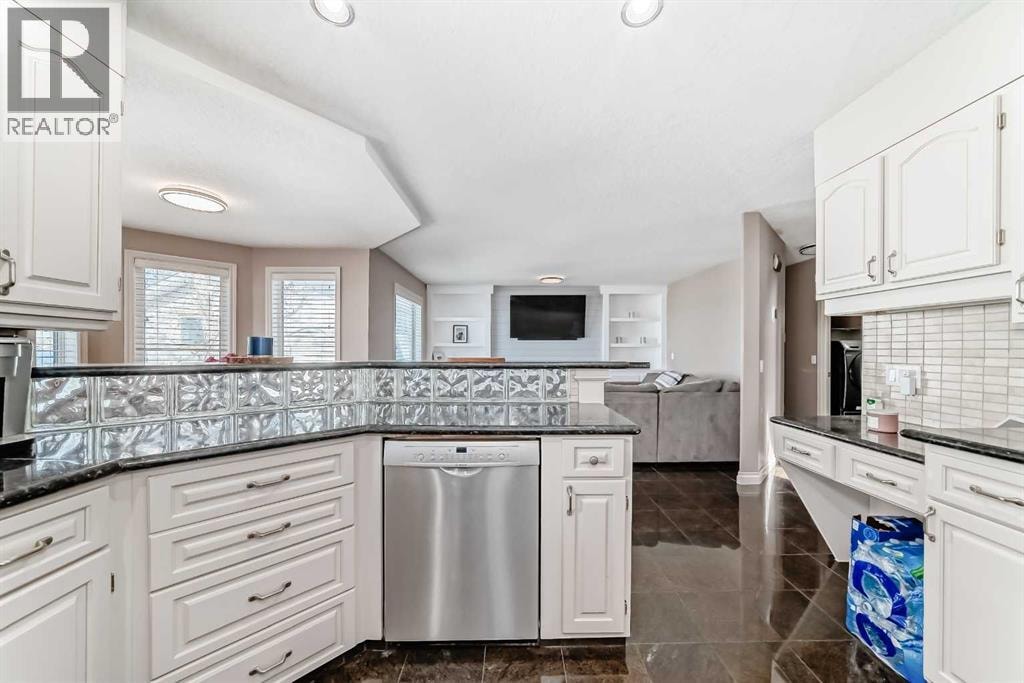 291 EAST CHESTERMERE Drive — photo 14