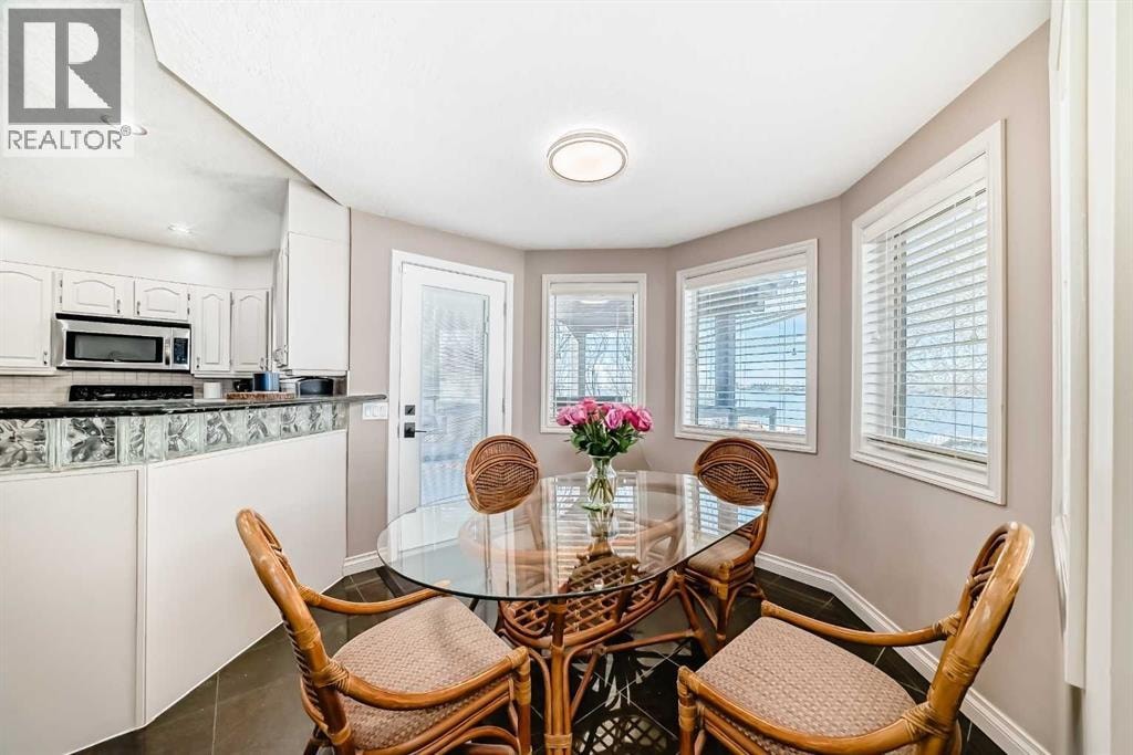 291 EAST CHESTERMERE Drive — photo 17