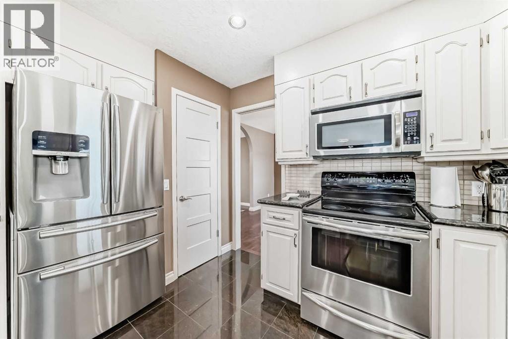 291 EAST CHESTERMERE Drive — photo 13