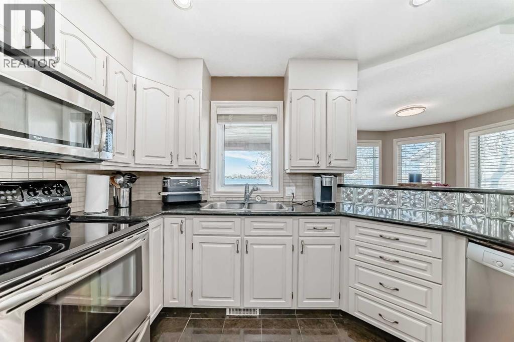 291 EAST CHESTERMERE Drive — photo 15