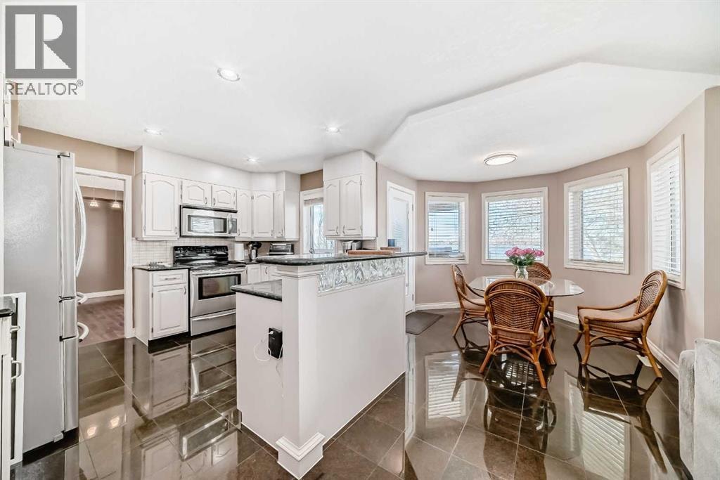 291 EAST CHESTERMERE Drive — photo 16