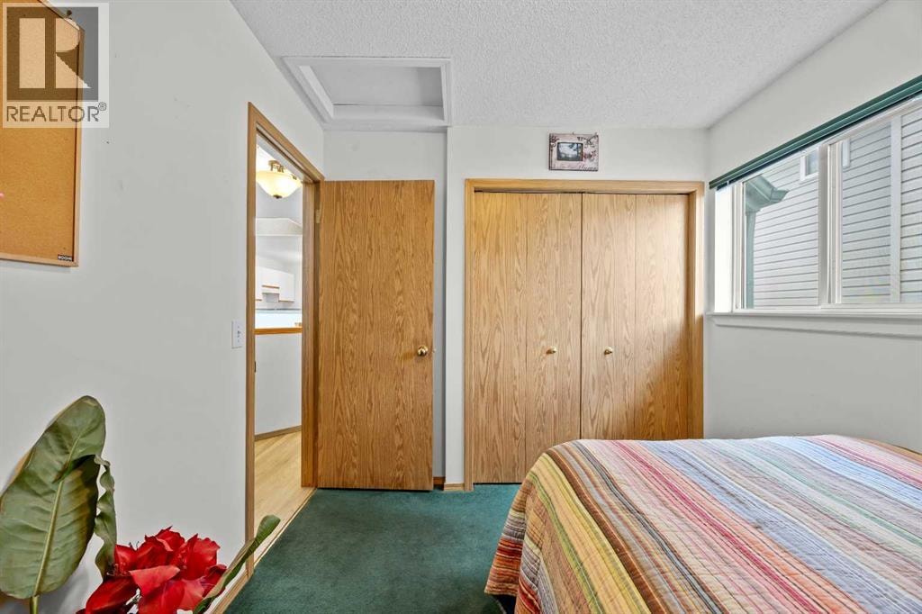 242 Hidden Spring Mews NW — photo 25