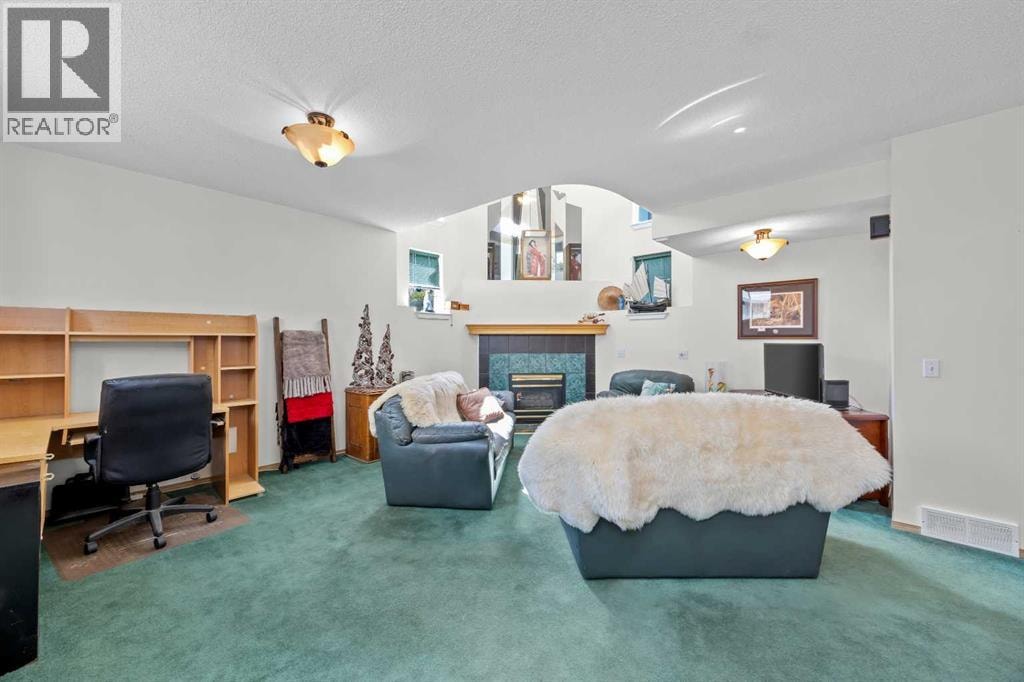242 Hidden Spring Mews NW — photo 28