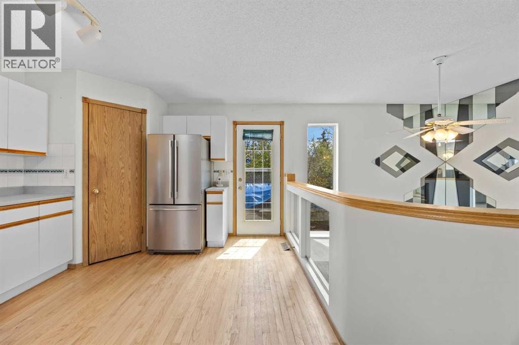 242 Hidden Spring Mews NW — photo 14