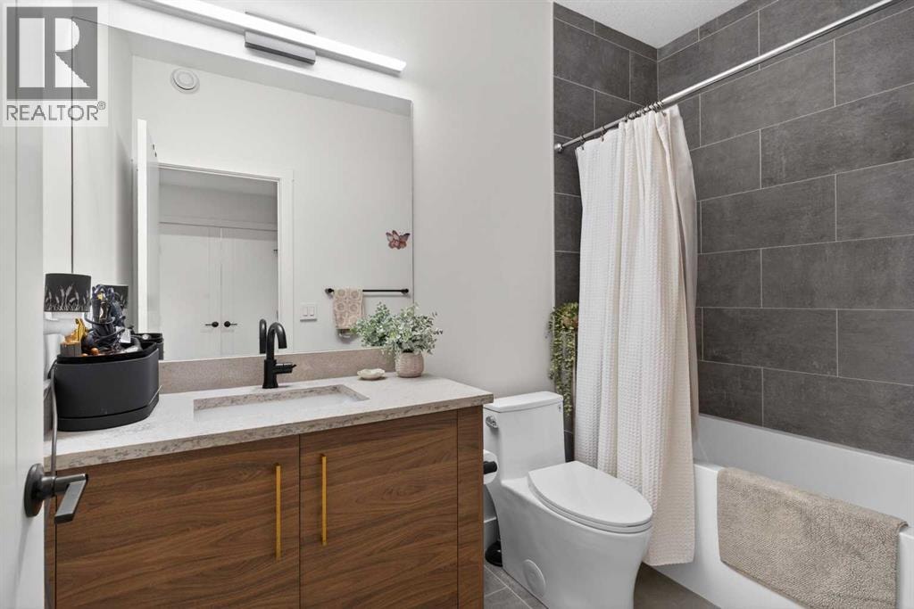 1135A Regent Crescent NE — photo 39
