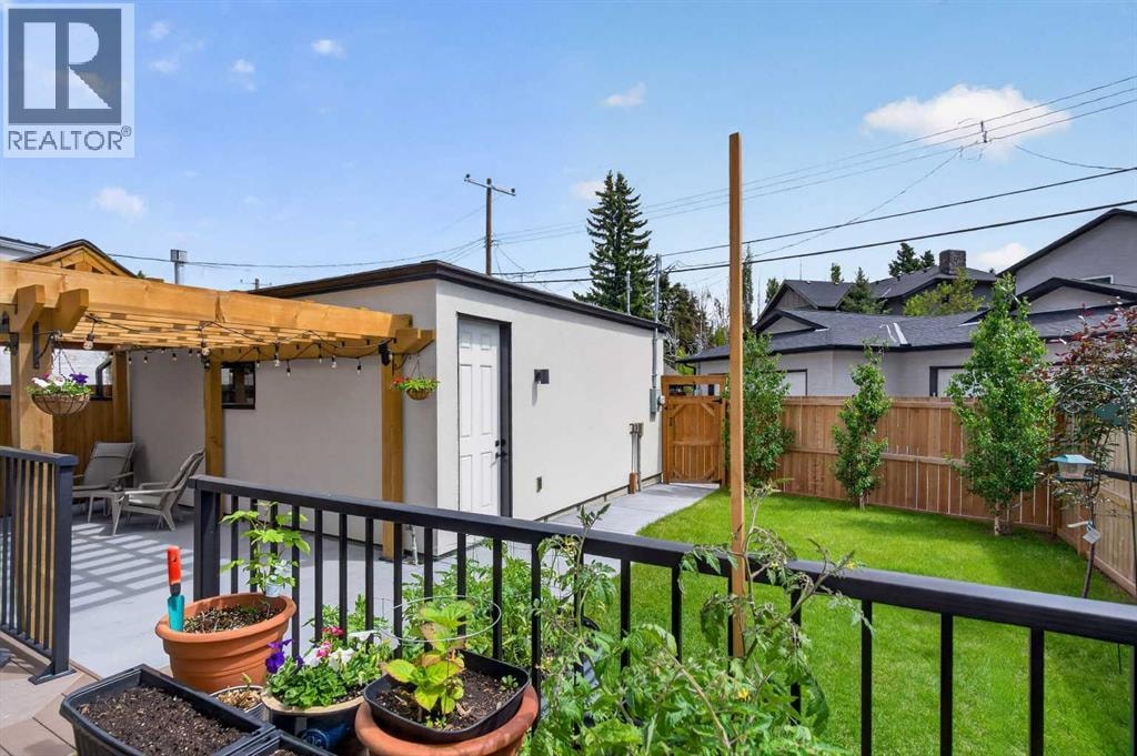 1135A Regent Crescent NE — photo 46