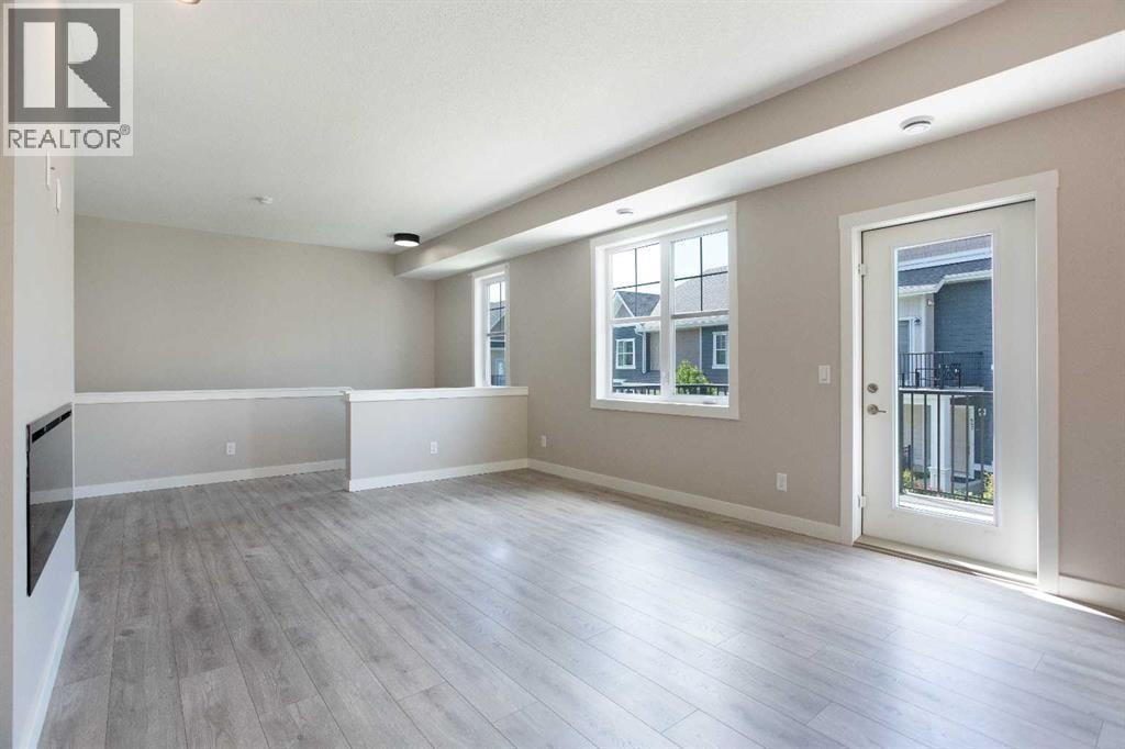 607 Cranbrook Walk SE — photo 3