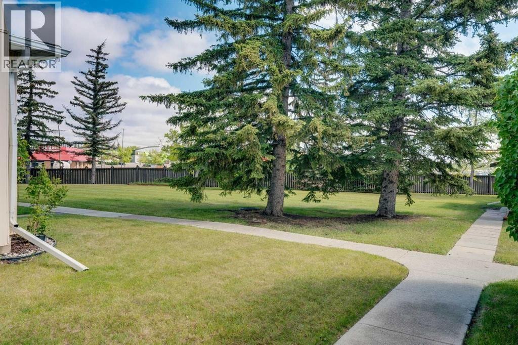 304, 544 Blackthorn Road NE — photo 33