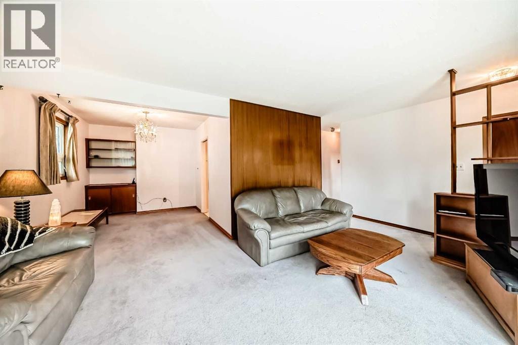 3132 48 Street SW — photo 15