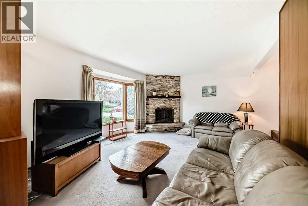 3132 48 Street SW — photo 13
