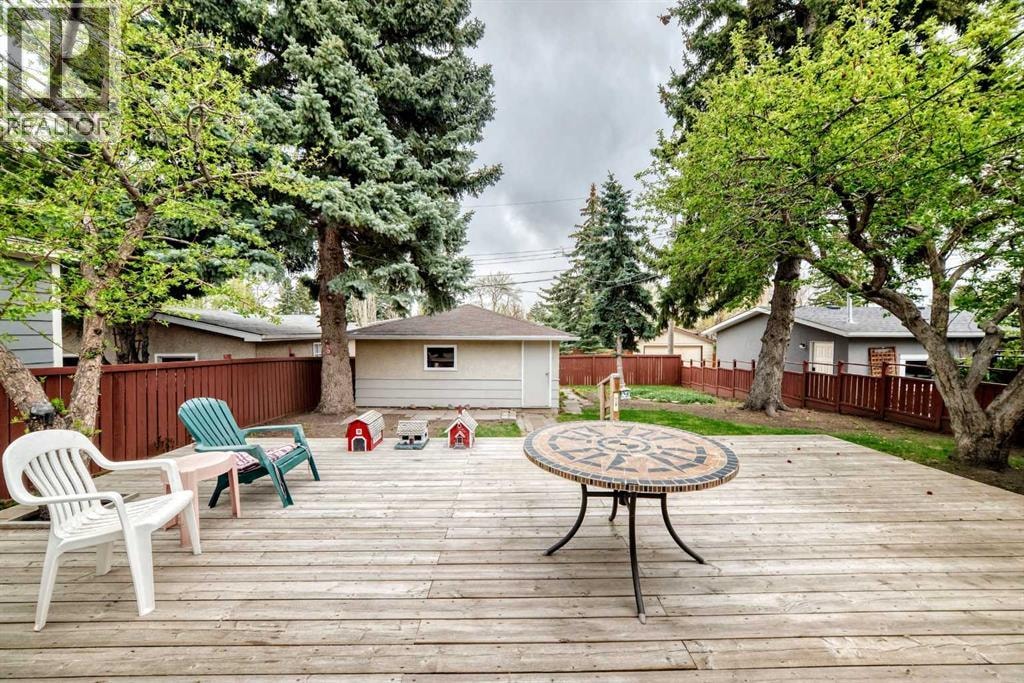3132 48 Street SW — photo 40