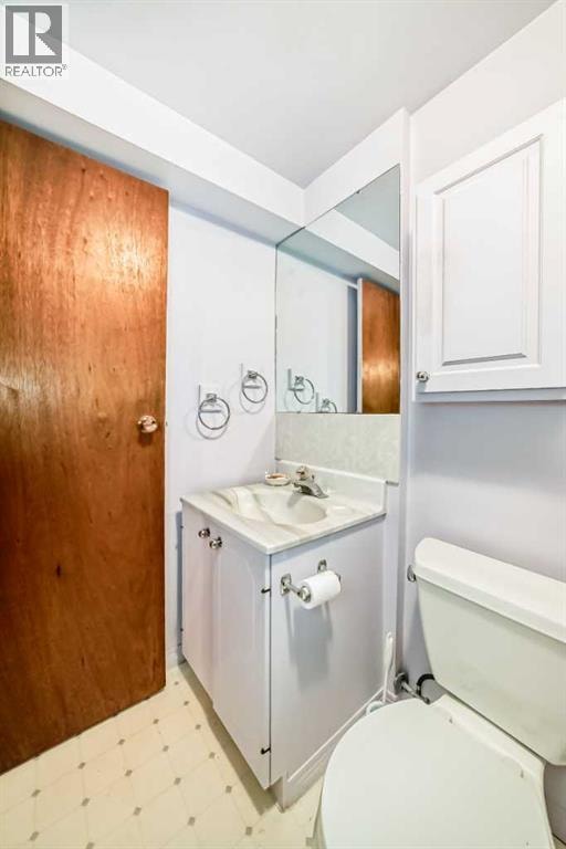 3132 48 Street SW — photo 35