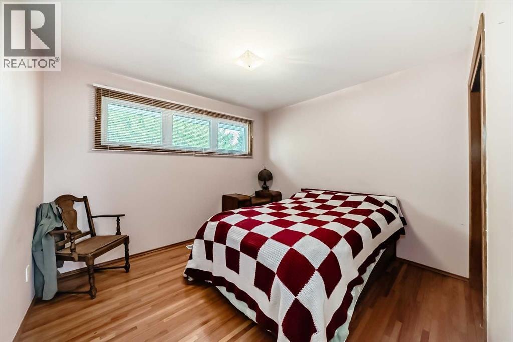3132 48 Street SW — photo 17