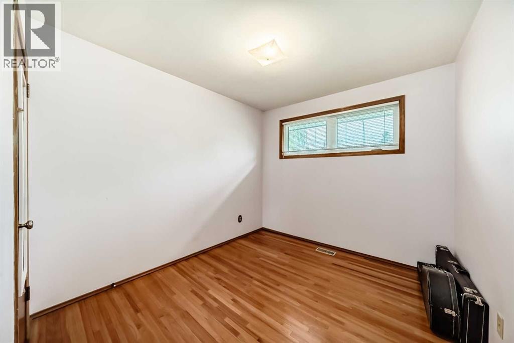 3132 48 Street SW — photo 19