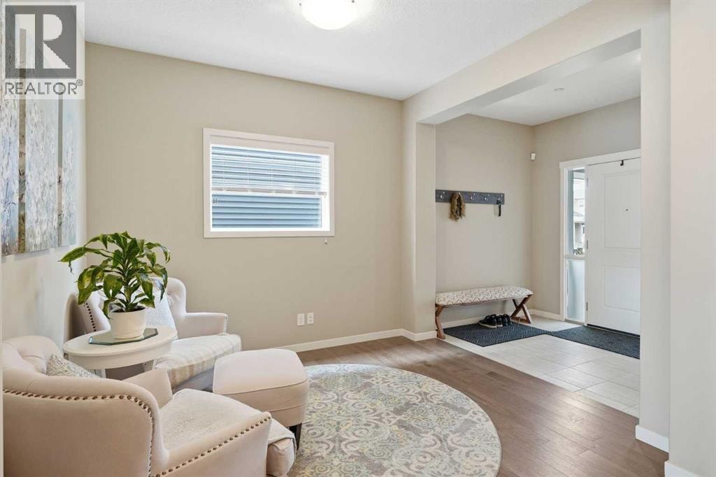 186 Howse Rise NE — photo 5