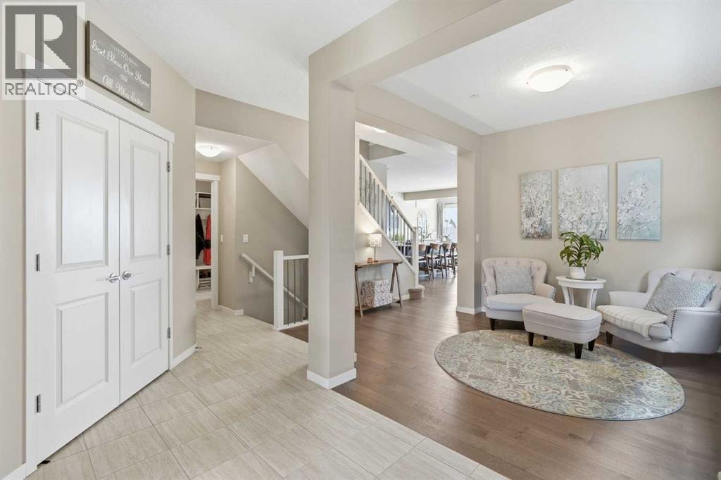 186 Howse Rise NE — photo 4