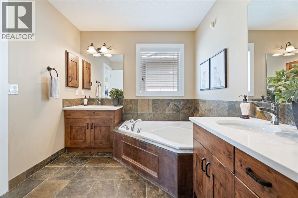 135 Drake Landing View — photo 31