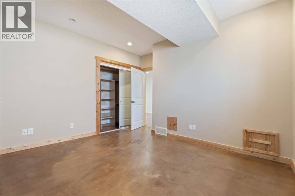 135 Drake Landing View — photo 37