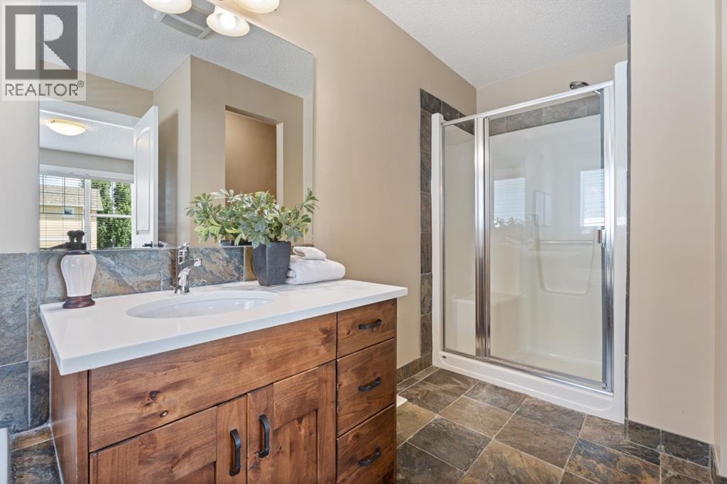 135 Drake Landing View — photo 32