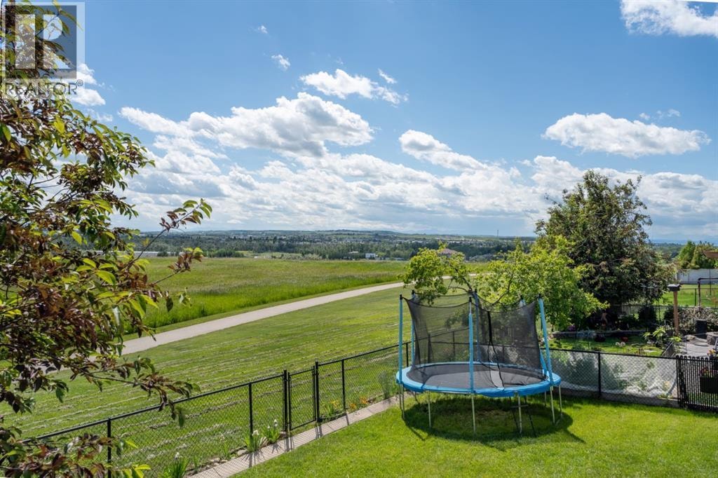 135 Drake Landing View — photo 19