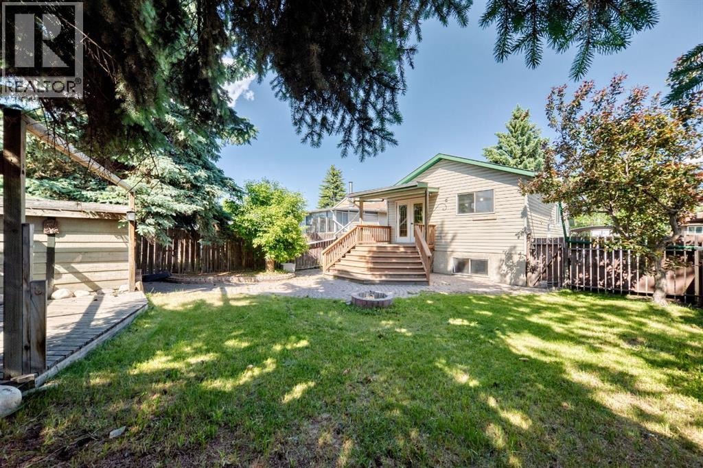 55 Doverglen Crescent SE — photo 2