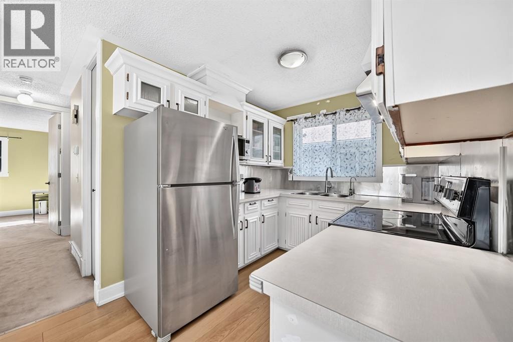 55 Doverglen Crescent SE — photo 5