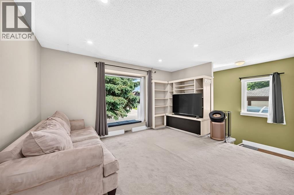 55 Doverglen Crescent SE — photo 9