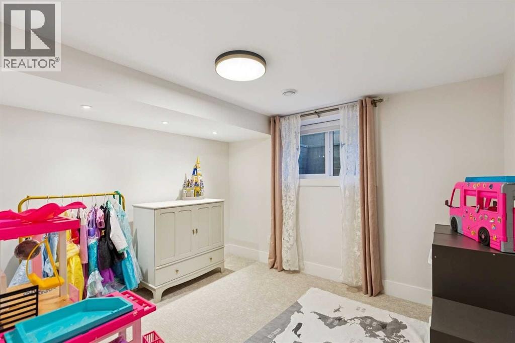16 Calandar Road NW — photo 33