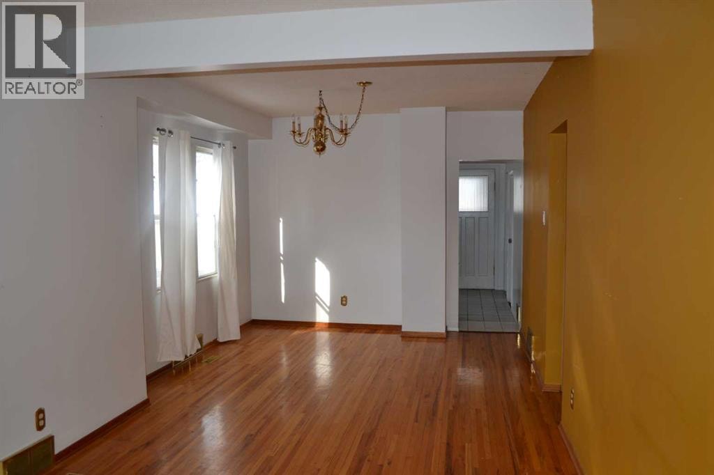 915 1 Street NW — photo 3