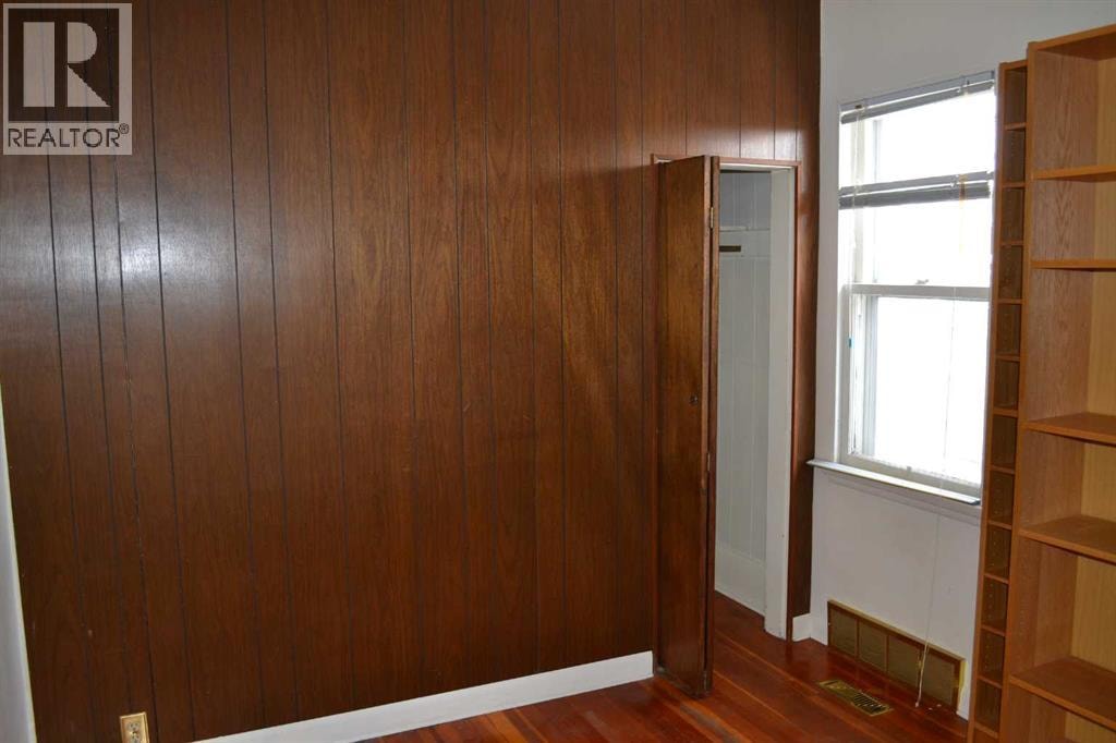 915 1 Street NW — photo 7