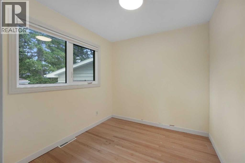 19 Haddock Road SW — photo 10
