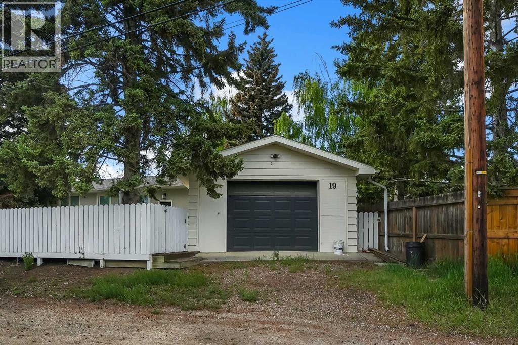 19 Haddock Road SW — photo 32