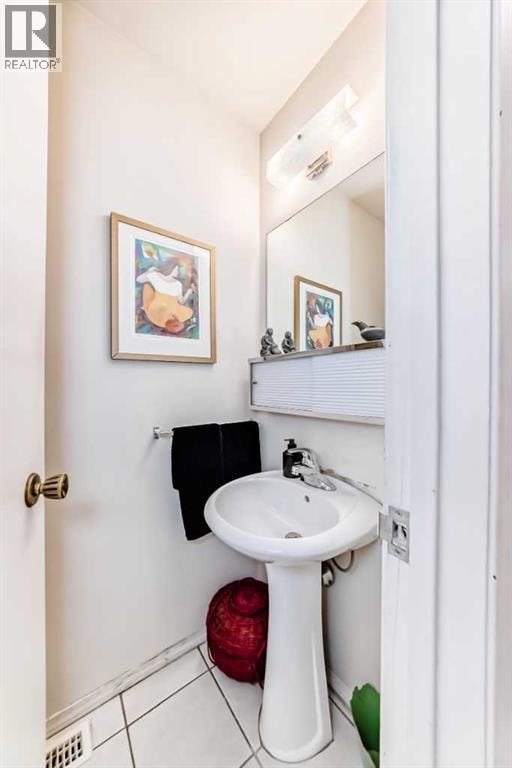 400 Brae Glen Crescent SW — photo 14